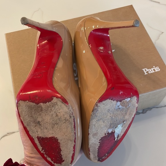 Christian Louboutin Size 40 Nude Patent Pump - Picture 3 of 8